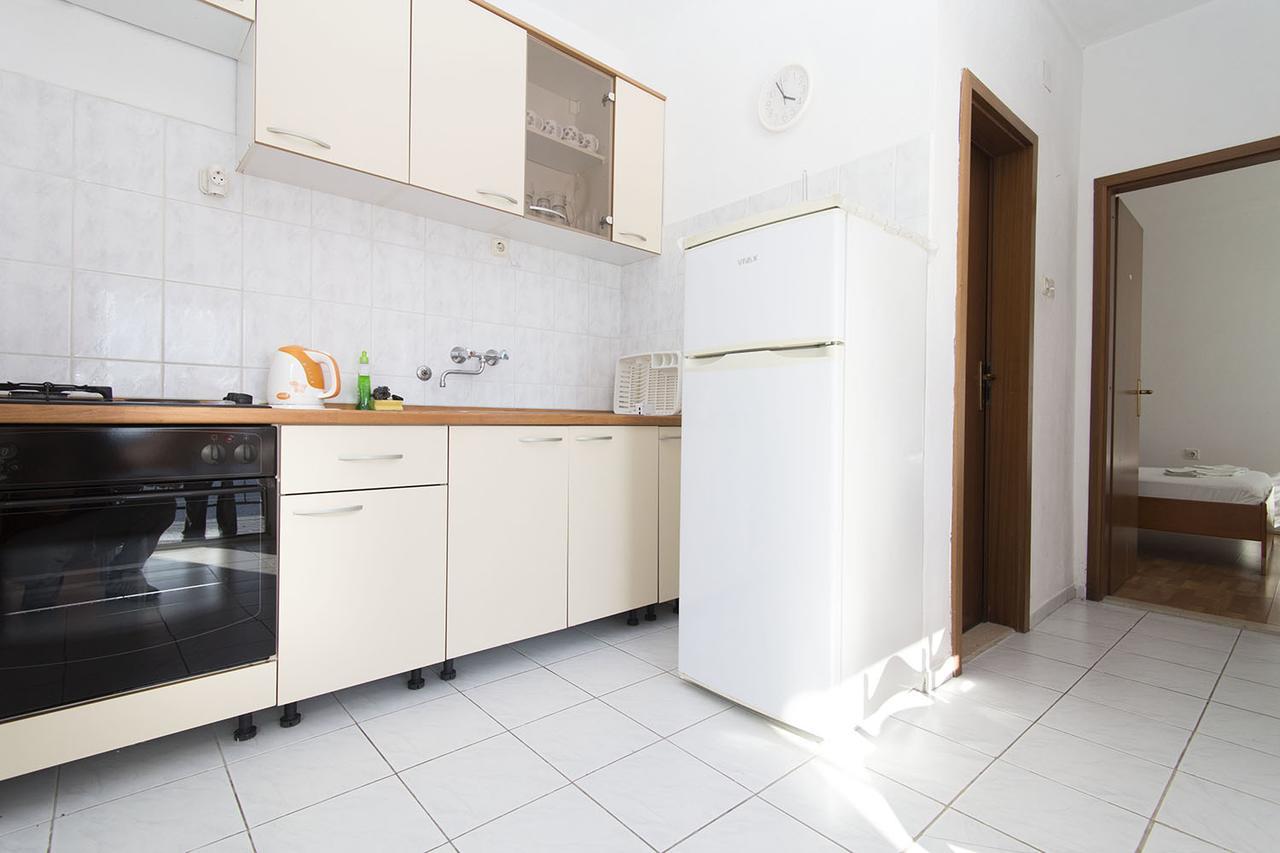 Stanici Beach Apartments Omis Exterior photo